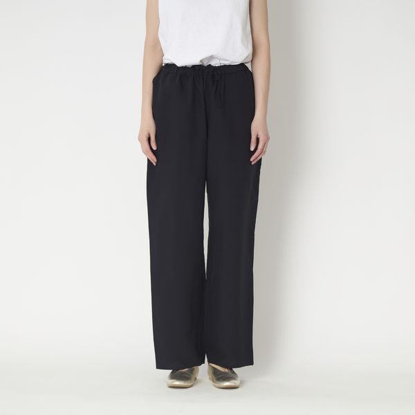 最終値下げ❣️ 新品シルク混タフタカーゴパンツ　ブラック　サイズ1 0910/さらさらシルクベーシックパンツ -お手入れ簡単でベーシックな